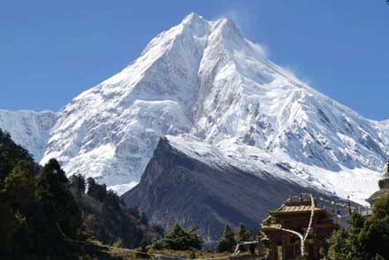 View of Mt manaslu