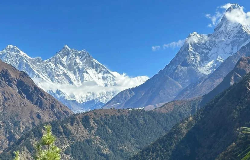 Amazing view of of everest and other massif mountains from the Namche .
